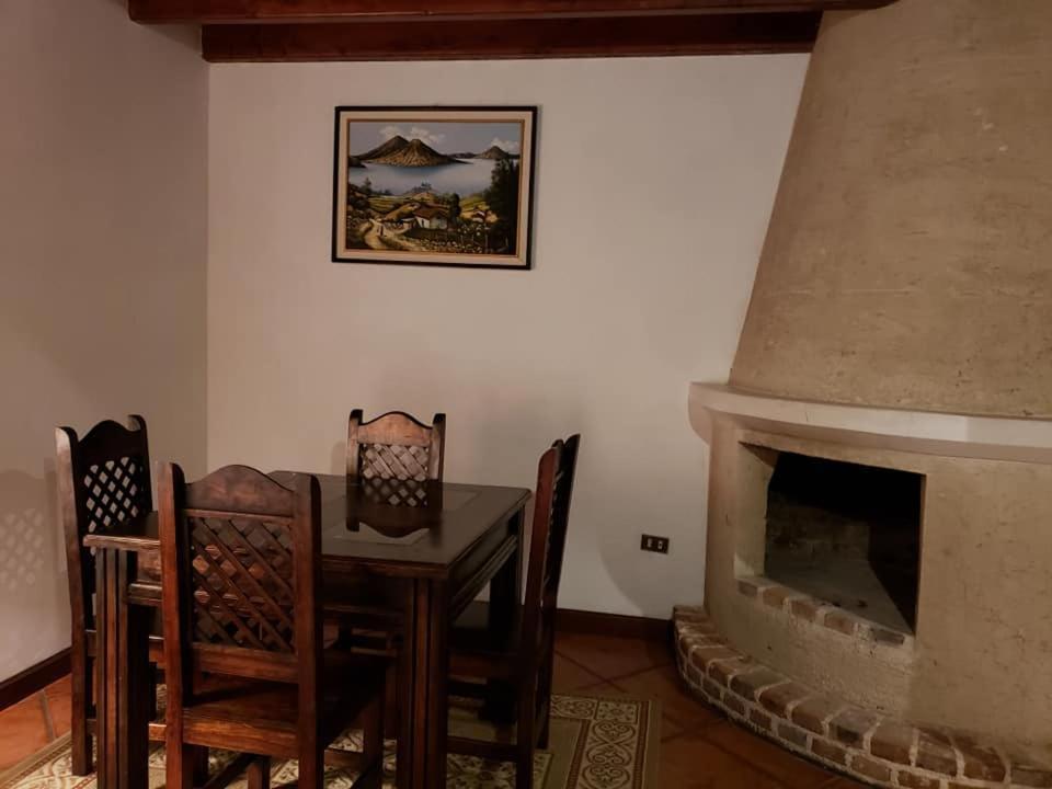 La Casa De La Alameda Bed & Breakfast Antigua Dış mekan fotoğraf