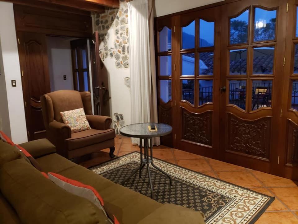 La Casa De La Alameda Bed & Breakfast Antigua Dış mekan fotoğraf