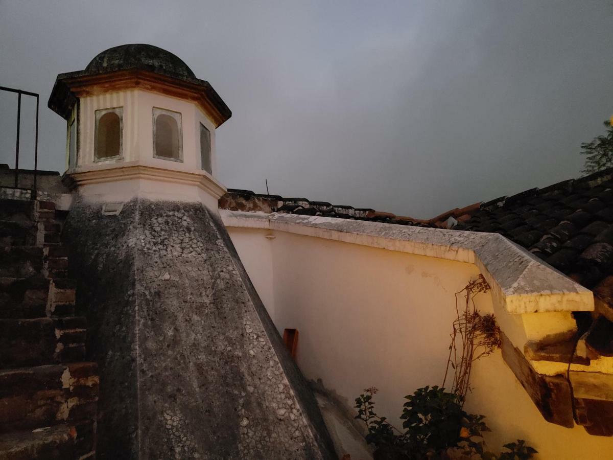 La Casa De La Alameda Bed & Breakfast Antigua Dış mekan fotoğraf
